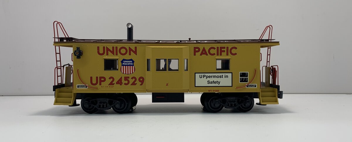 K-Line K612-2112 O Gauge Union Pacific Bay Window Caboose w/ Smoke Unit EX/Box