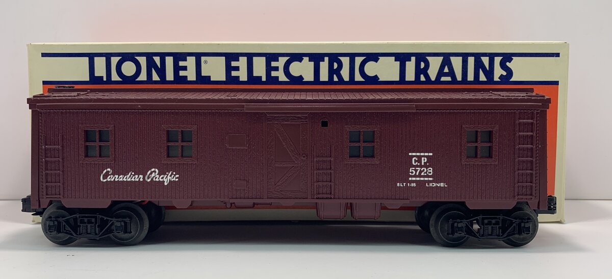 Lionel 6-5728 O Gauge Canadian Pacific Bunk Car LN/Box