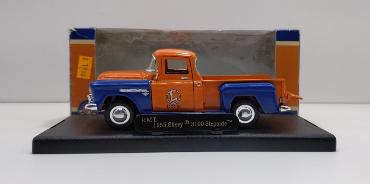 Lionel RMT-5602 1:28 Scale 1955 Chevy 3100 Stepside Pickup Truck Die-cast LN/Box