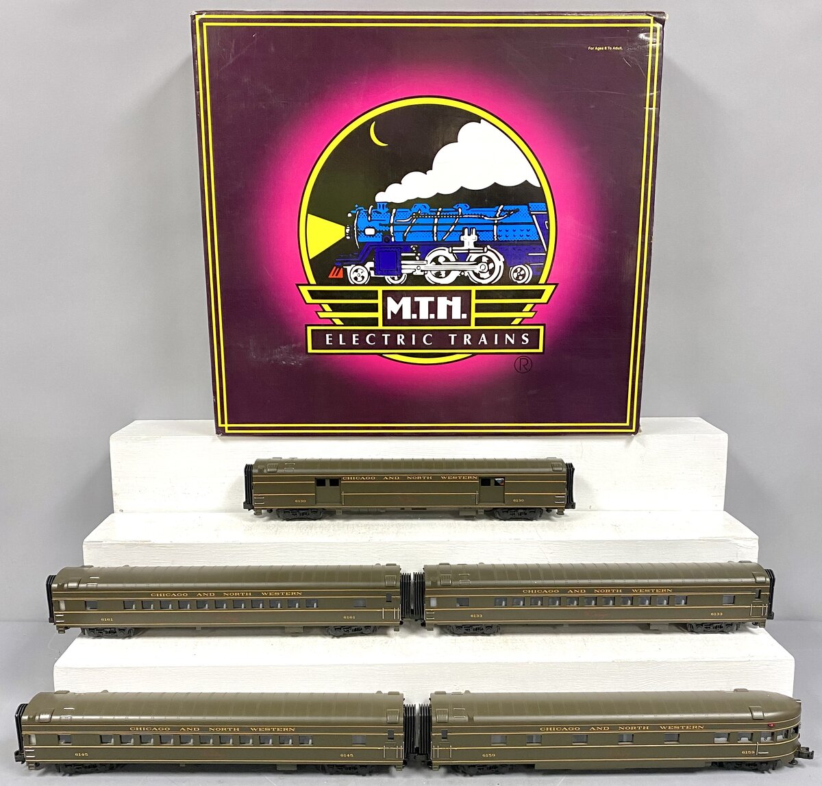 MTH 20-6536 O Gauge Chicago North Western 70' Streamlined Passenger Car Set LN/Box