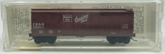 Micro-Trains 02900060 N CB&Q 40' 1&1/2 Door Outside Braced Boxcar #10911 NIB