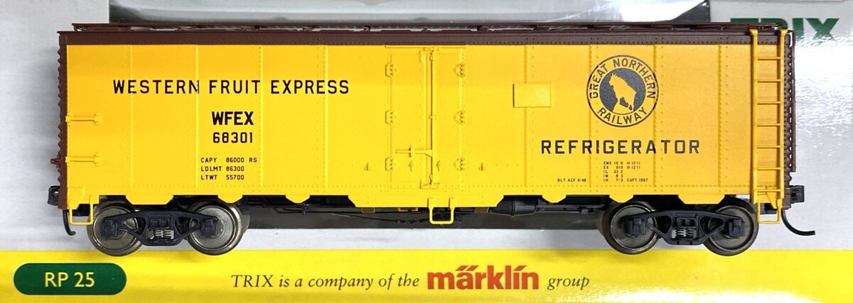 Trix 24902-12 HO Scale Western Fruit Express Reefer #68301 LN/Box