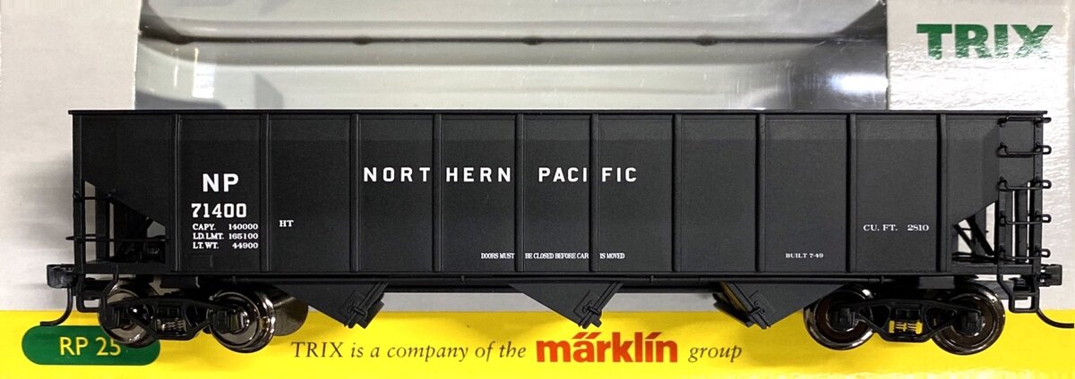 Trix 24902-16 HO Scale Northern Pacific 3-Bay Hopper #71400 w/Coal Load LN/Box