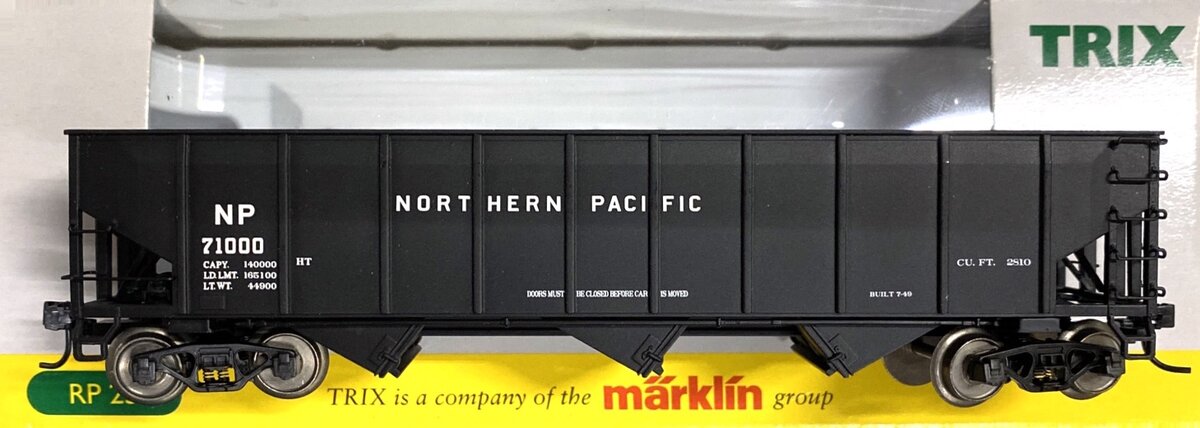 Trix 24902-19 HO Scale Northern Pacific 3-Bay Hopper w/Coal Load #71000 LN/Box
