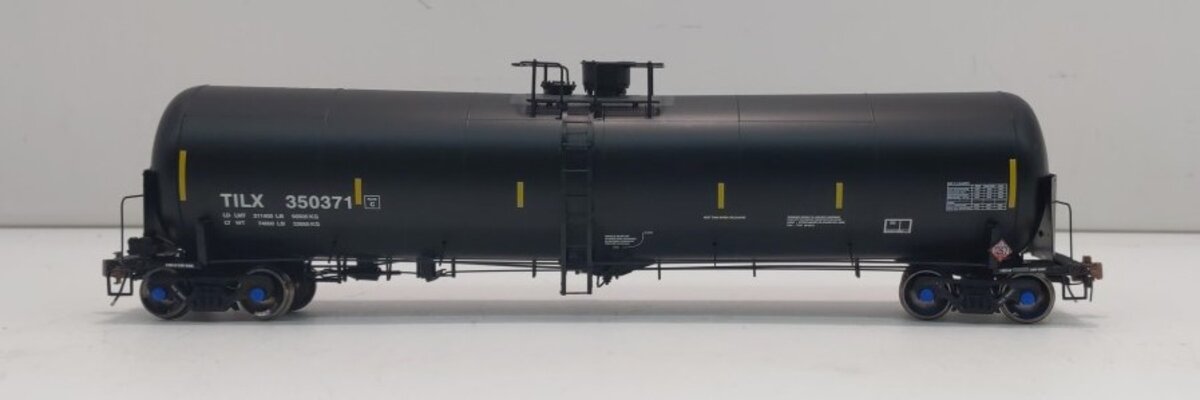 Scale Trains SXT30052 HO TILX Trinity Rail 31,000 Crude Oil Tank Car #350371