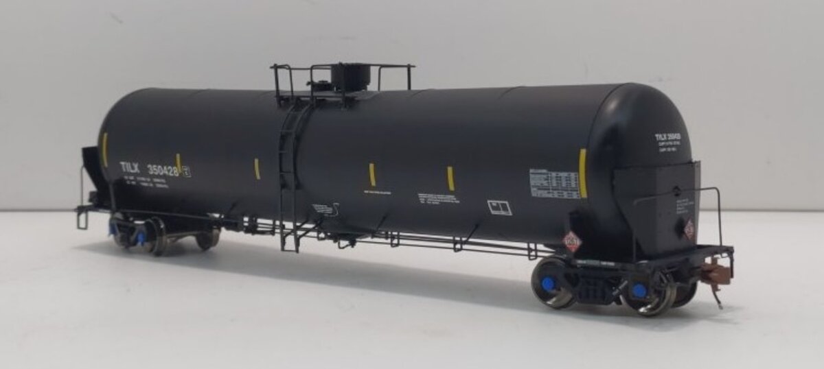 Scale Trains SXT30057 HO TILX Trinity Rail 31,000 Crude Oil Tank Car #350428