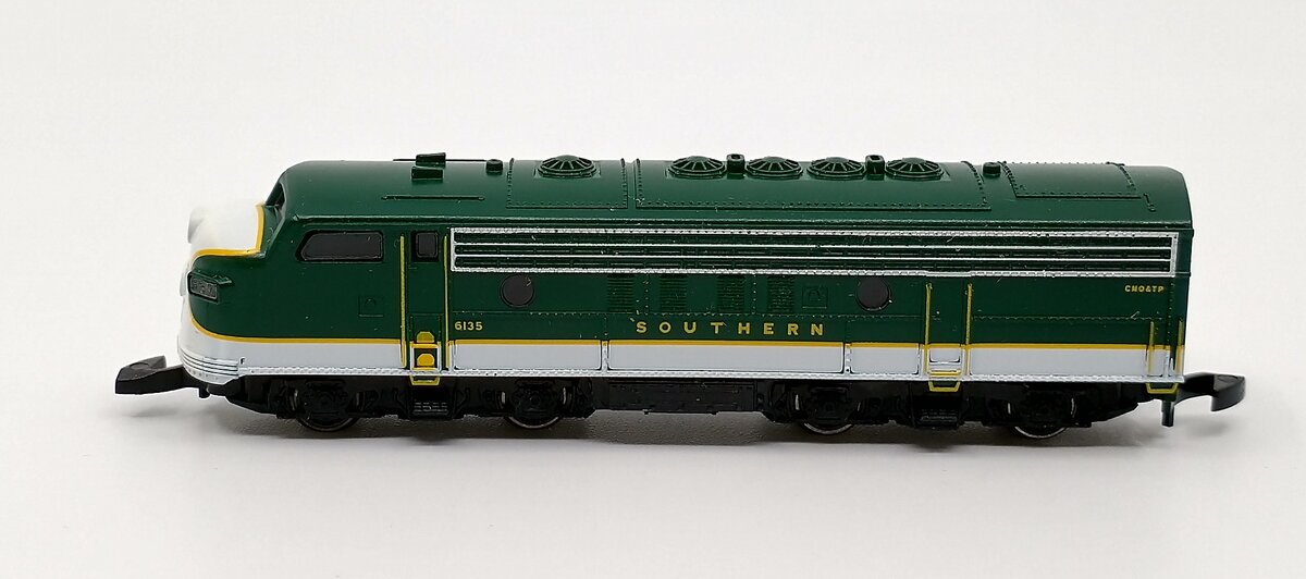 Marklin 81835 Z Southern EMD F7 Diesel Locomotive #6135 EX