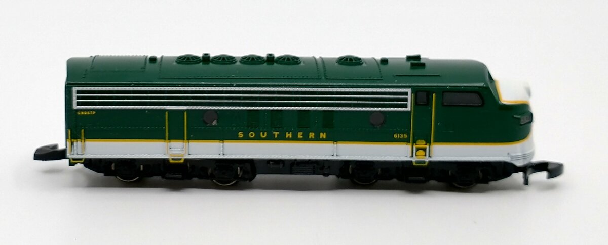 Marklin 81835 Z Southern EMD F7 Diesel Locomotive #6135 EX