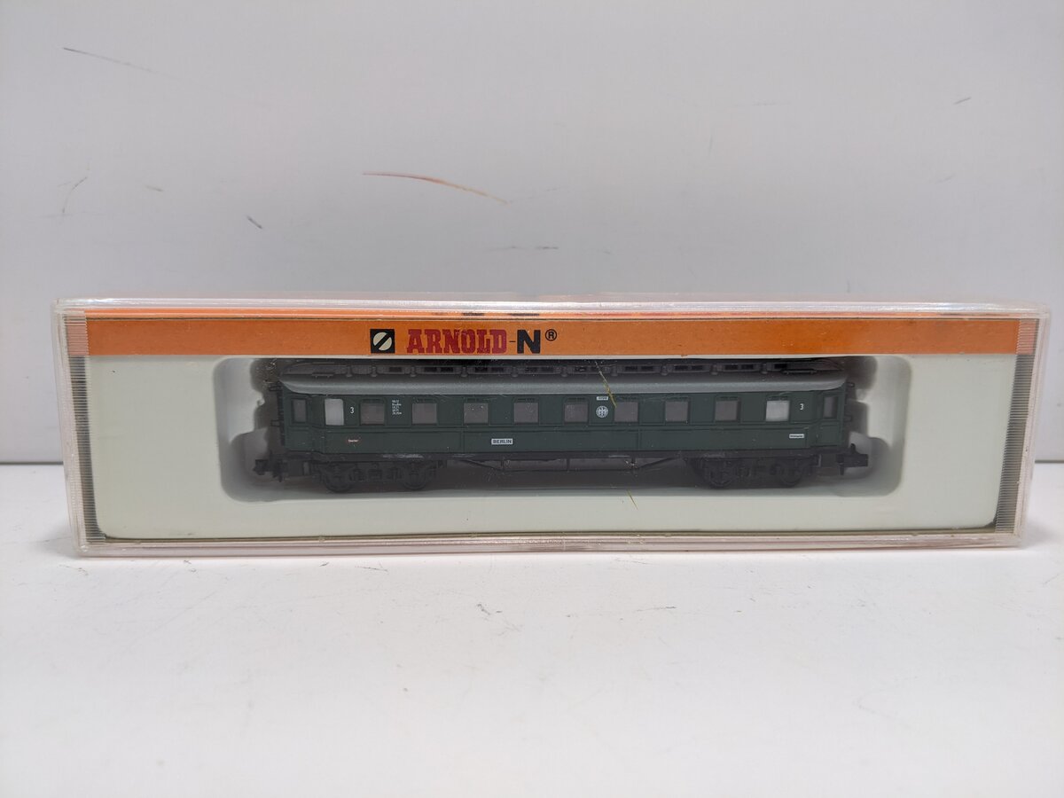 Arnold 3390 N-Scale DB 3rd Class Passenger Car #0700 LN/Box
