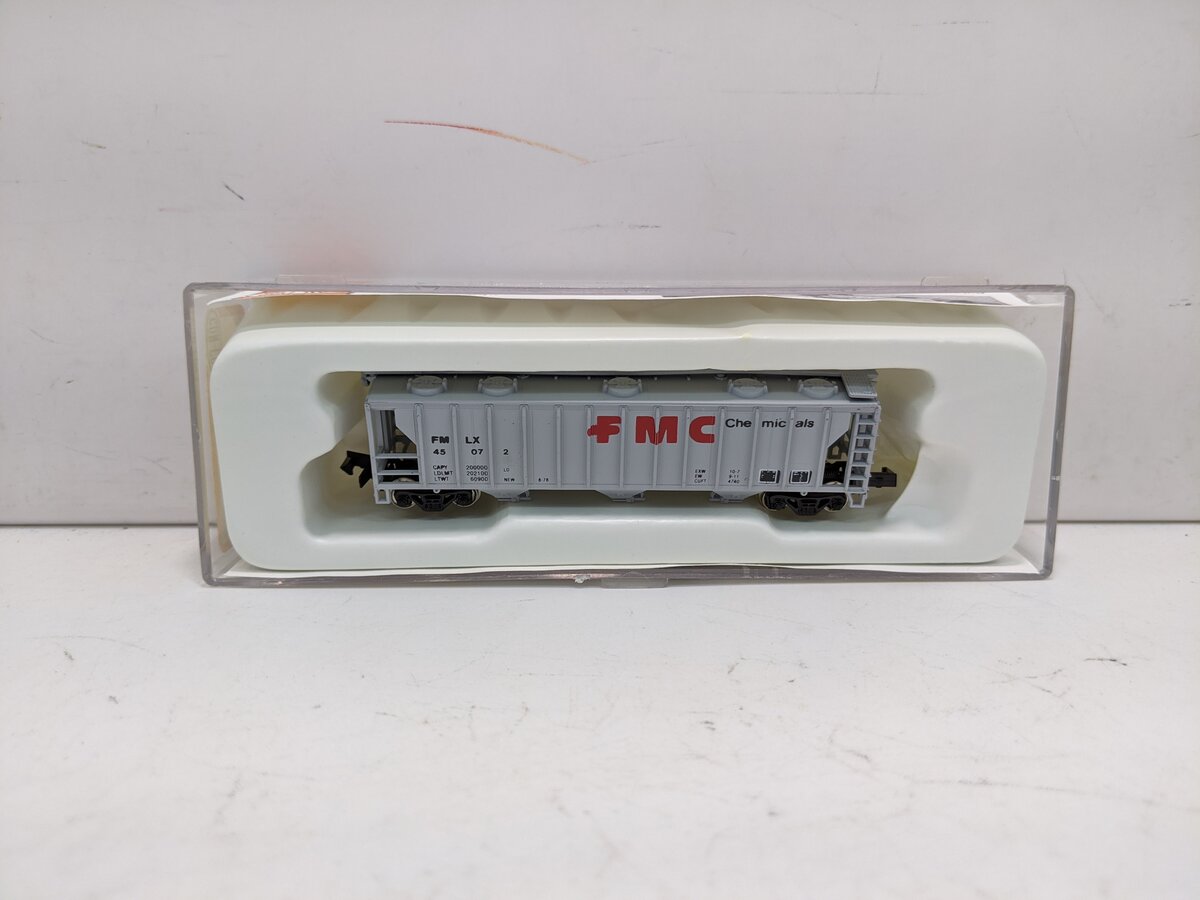 Con-Cor 0001-001766 N Scale FMC Chemicals 47' 3-Bay Covered Hopper LN/Box