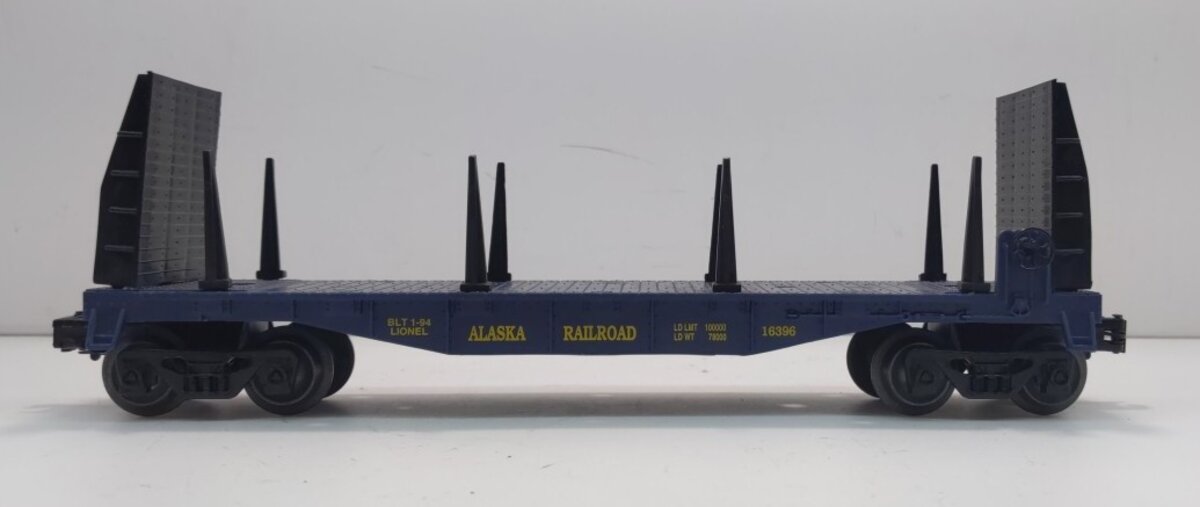 Lionel 6-16396 O Gauge Alaska Railroad Flatcar with Bulkheads and Stakes LN/Box
