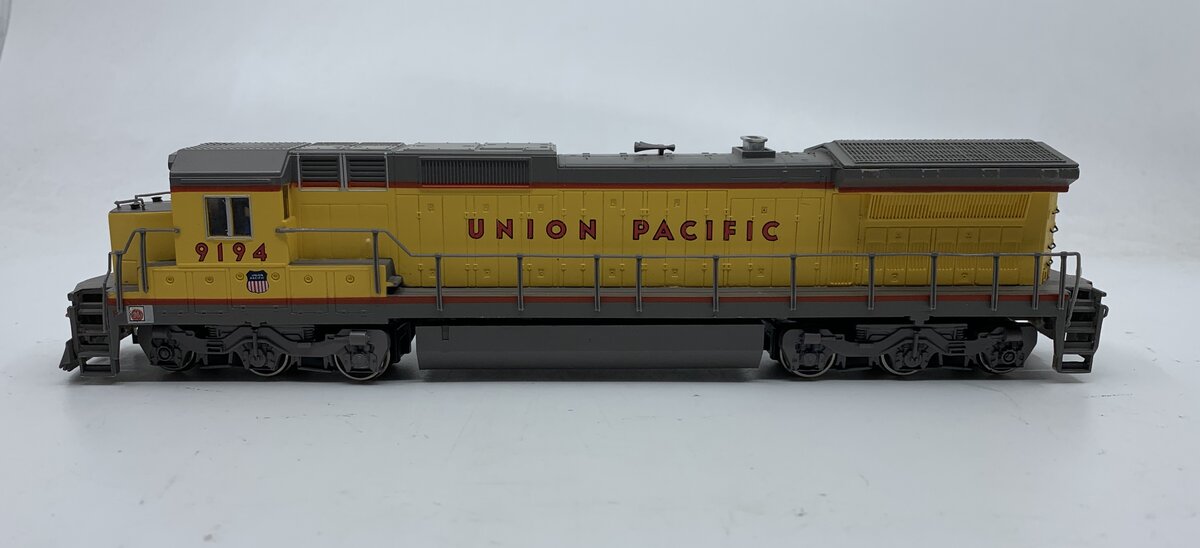 Bachmann 85011 HO Union Pacific GE Dash 8-40C Diesel Locomotive #9194 LN/Box