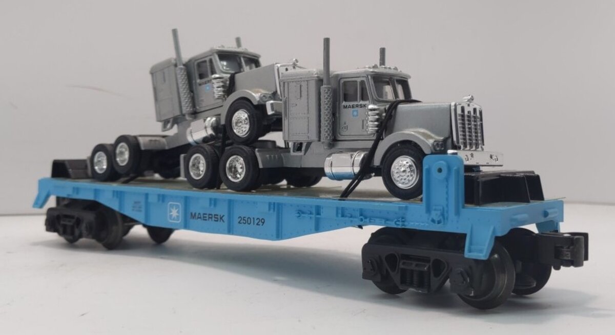 Lionel 6-36091 O Gauge Maersk Flat Car #250129 w/ 2 Die-Cast Tractors LN/Box