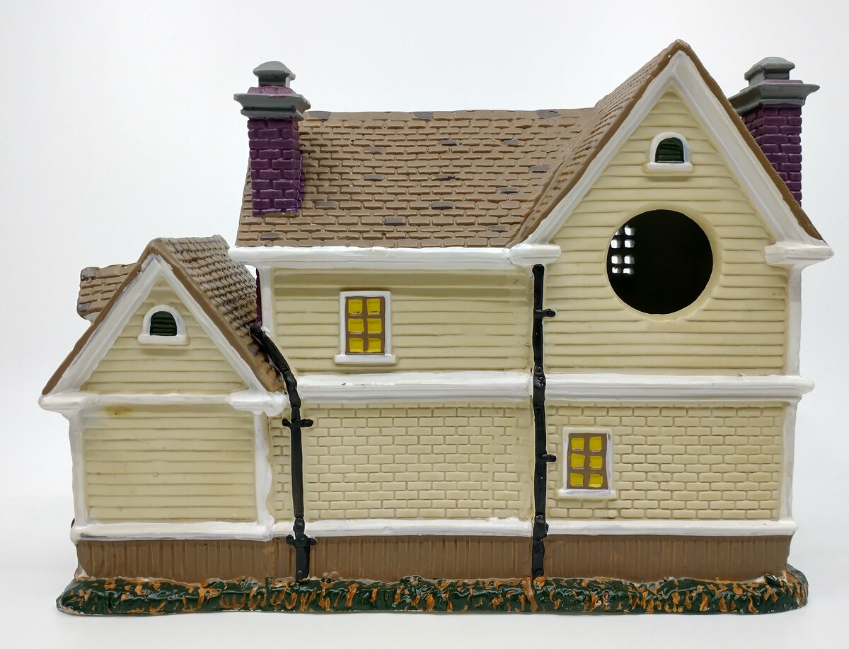 Lemax 35785A Spooky Town Spookiest House on the Block Porcelain Lighted House NIB