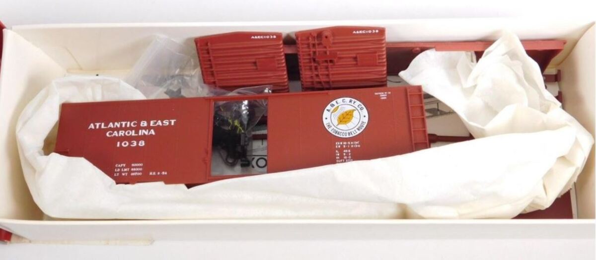 Branchline Trains 8001 HO Scale Atlantic&East Carolina AAR 40' Boxcar #1038 Kit