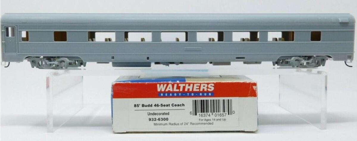 Walthers 932-6300 Undecorated 85' Budd 46-Seat Coach Passenger LN/Box