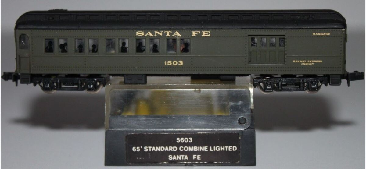 Bachmann 5603 N Santa Fe 65' Lighted Standard Combine Passenger Car EX/Box