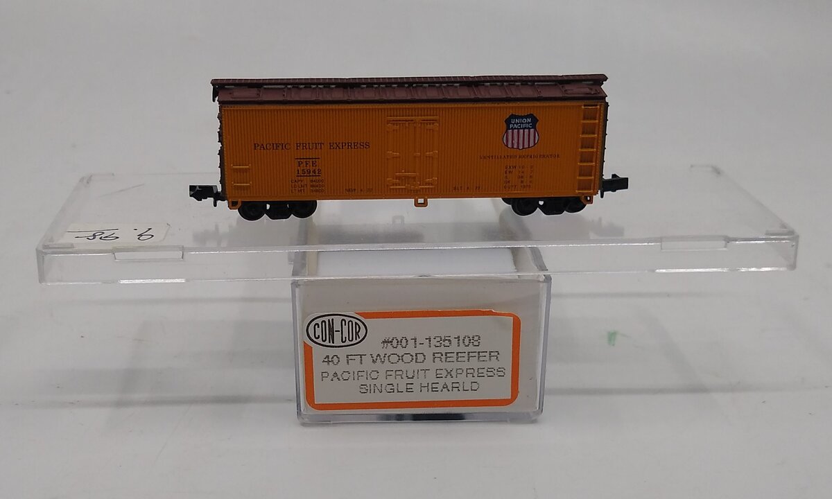 Con-Cor 001-135108 Pacific Fruit Express 40ft Wood Reefer LN/Box
