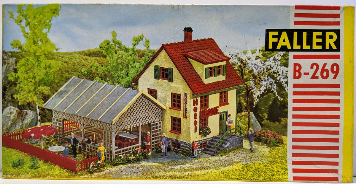 Faller B-269 HO Vintage Inn with Band Stand Building Kit