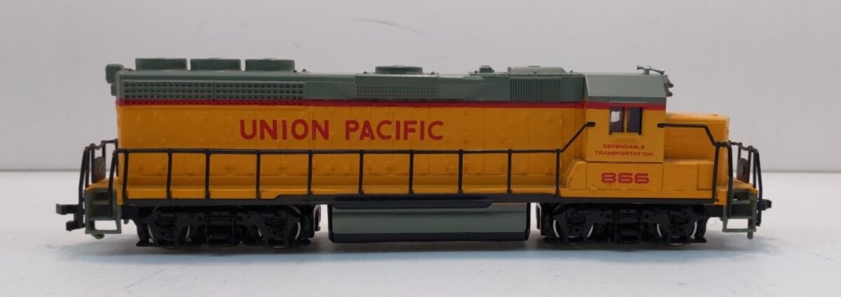 Bachmann HO Scale Union Pacific Dummy Diesel Locomotive #866 LN/Box
