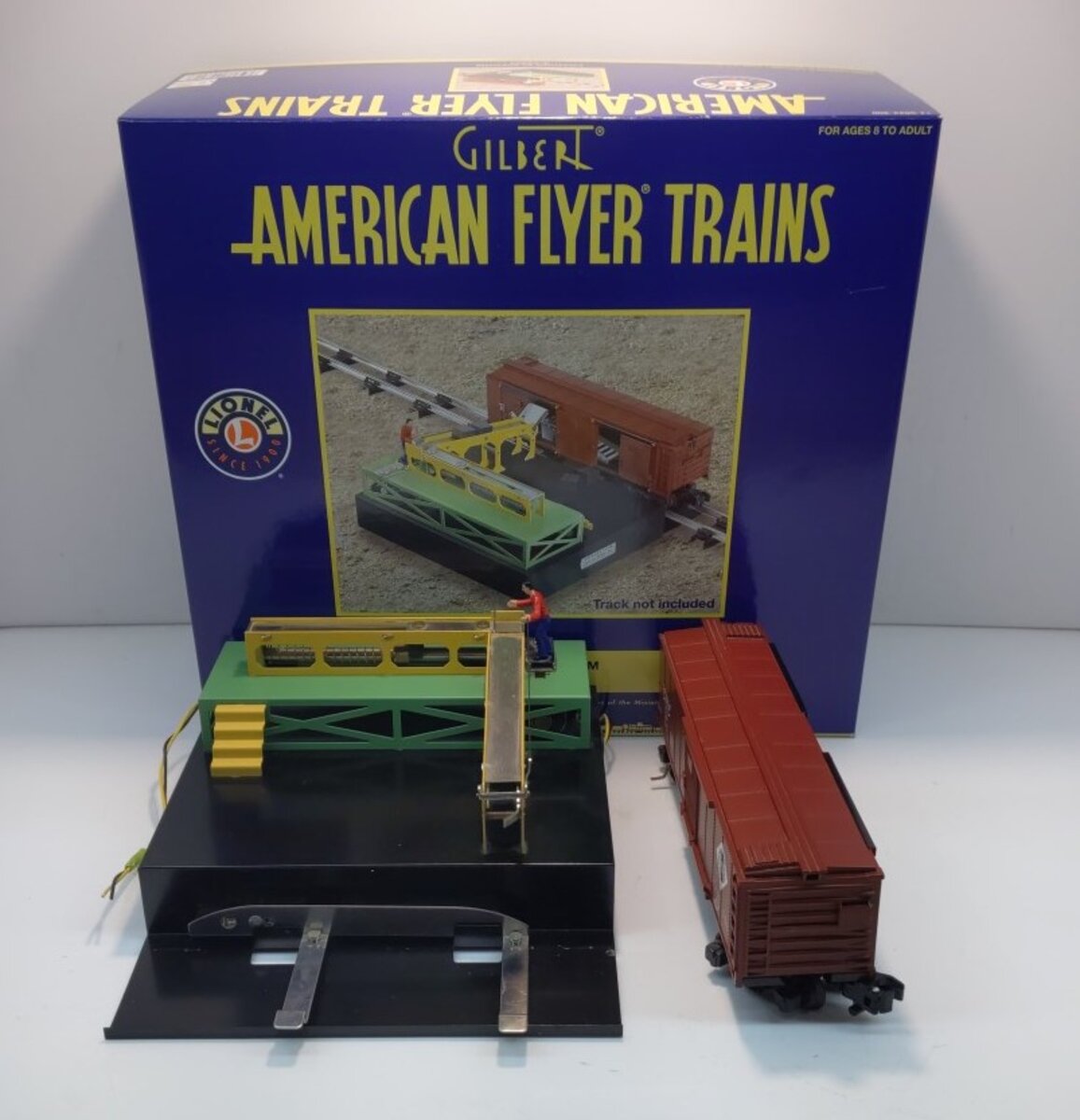 American Flyer 6-49824 S Gauge Loading Platform and Boxcar LN/Box