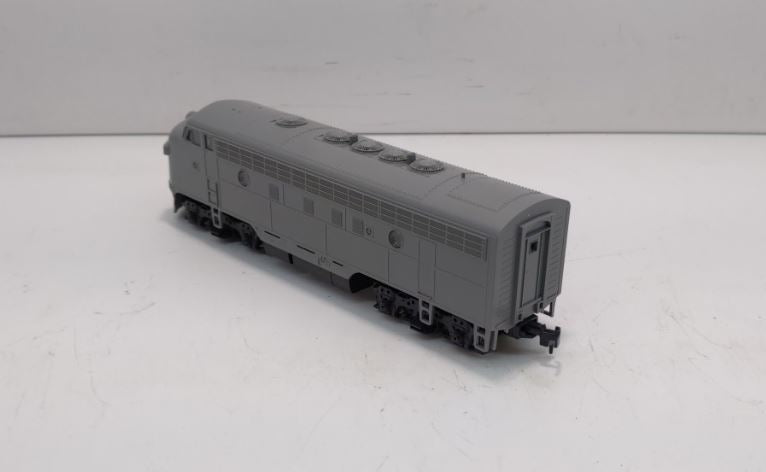 Stewart 9100 HO Undecorated F7A Phase 1 Late Non-Powered Diesel Locomotive LN