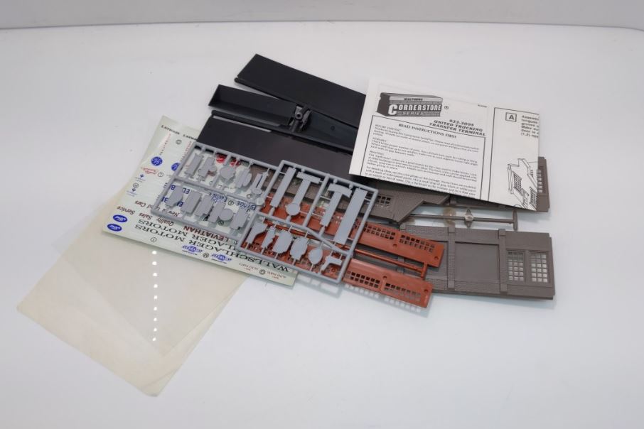 Walthers 933-3005 HO United Trucking Transfer Terminal Building Kit