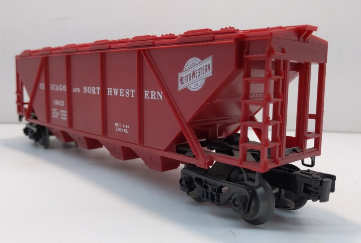 Lionel 6-16412 O Gauge Chicago & North Western 4-Bay Covered Hopper