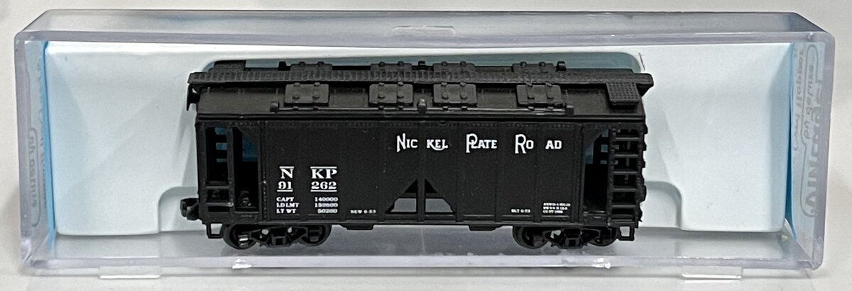 Deluxe Innovations 7030 N Scale Nickel Plate Road 2-Bay Covered Hopper