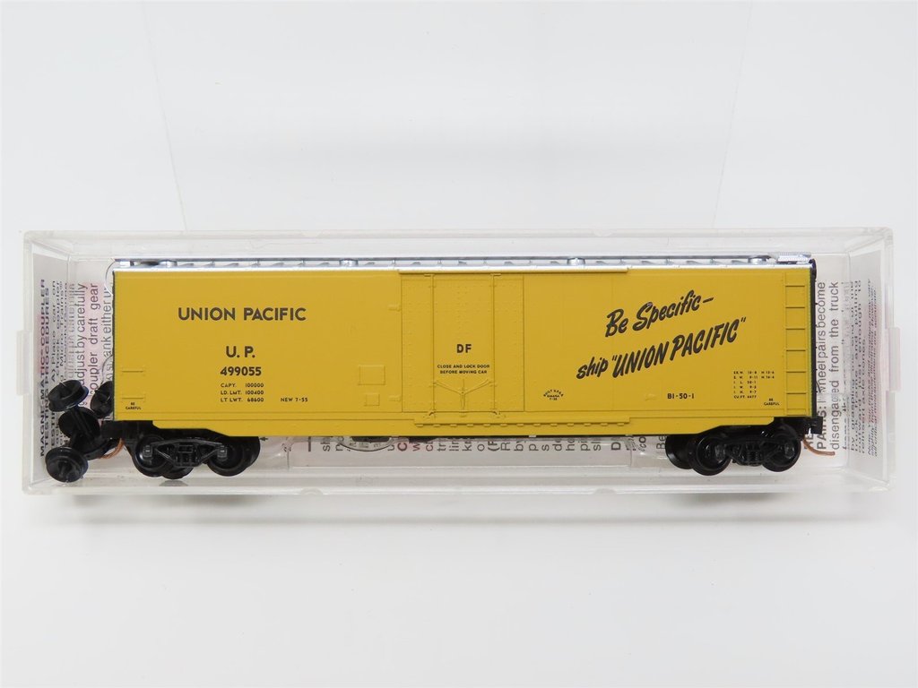 Micro-Trains 03200390 N Union Pacific 50' Standard Plug Door Boxcar #499055