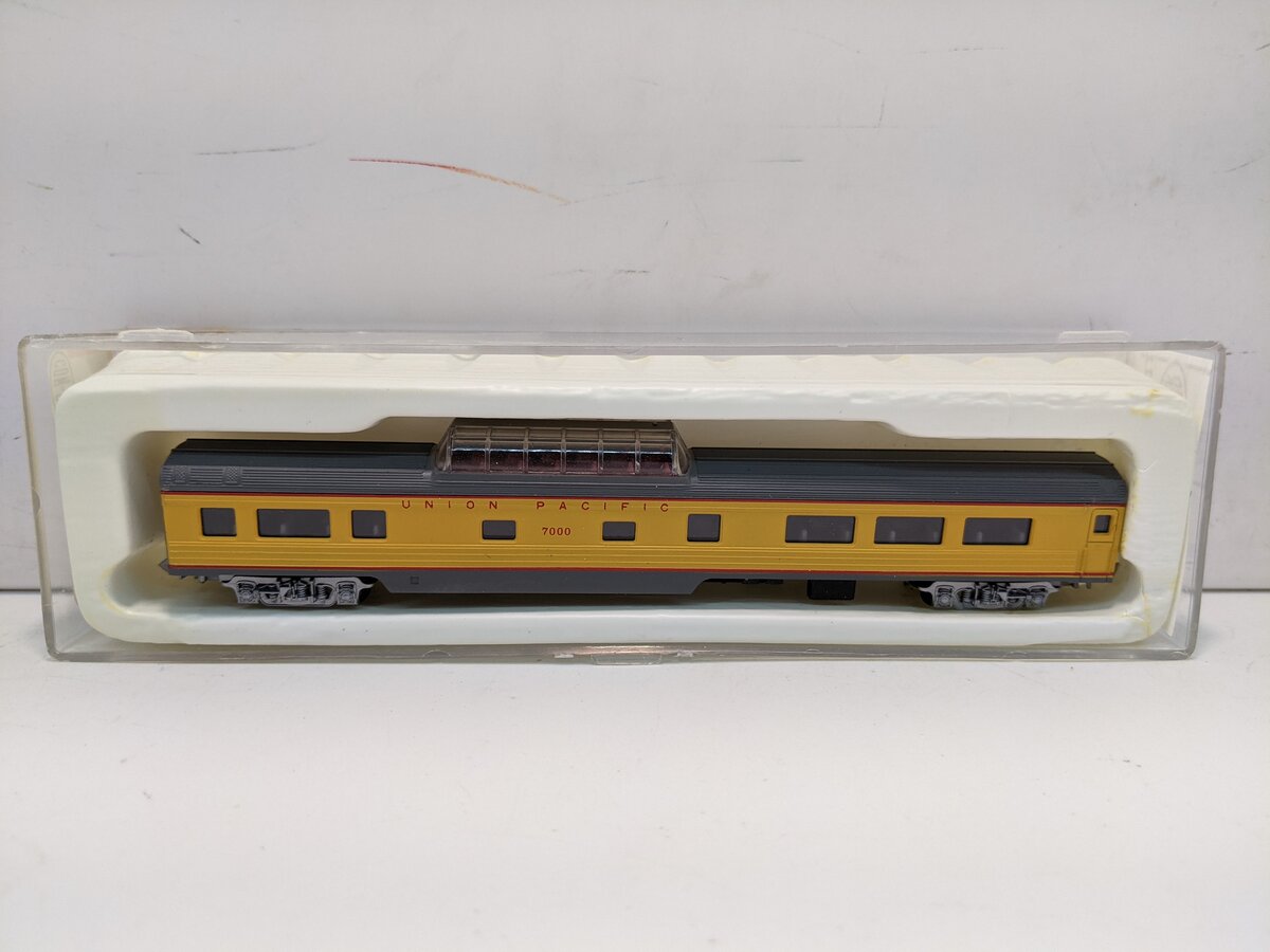 Con-Cor 0001-04061E N Scale Union Pacific 85' Dome Passenger Car #7000 LN/Box