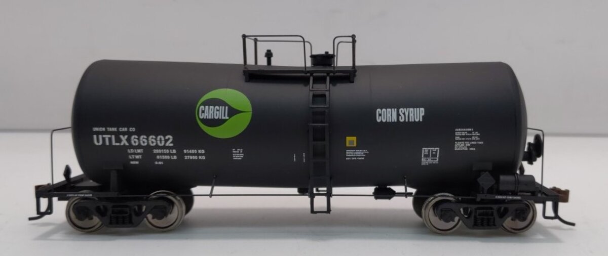 Walthers 932-7232 HO Cargil UTLX 16k Gallon Funnel Flow Tank Car #66602 NIB