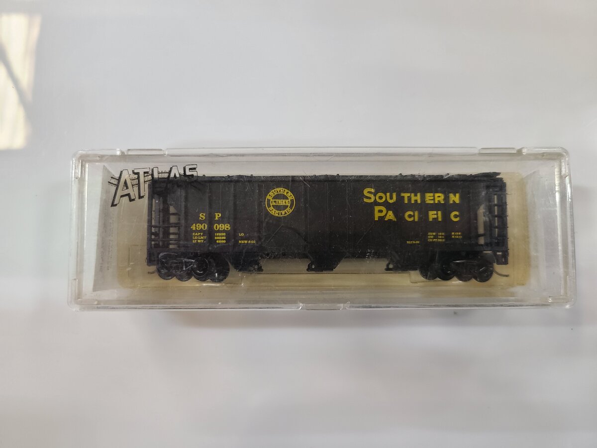 Atlas 3721 N Scale Southern Pacific 3-Bay Covered Hopper #490098 LN/Box