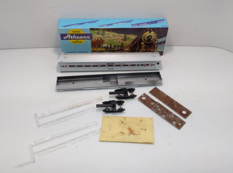 Athearn 1819 HO  Scale Amtrak Streamlined Coach Kit #5221