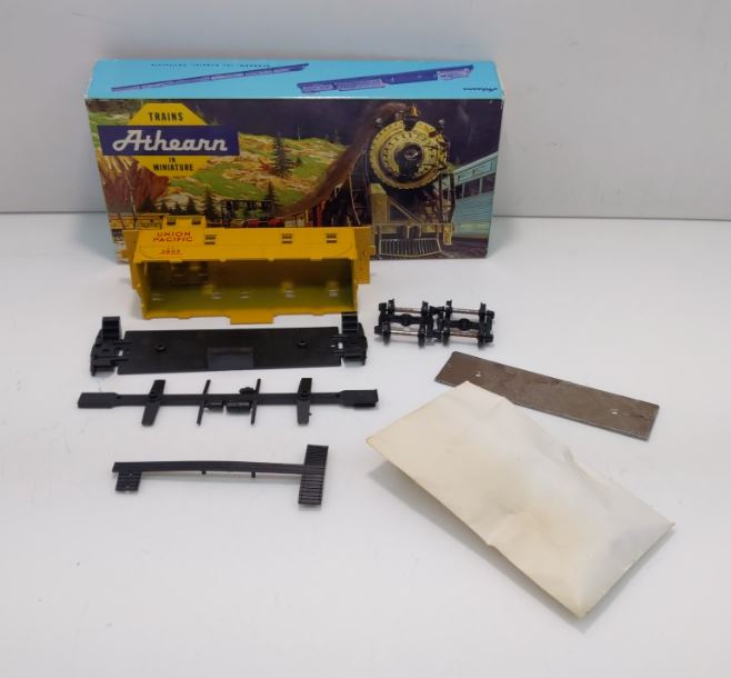 Athearn 1252 HO Scale Union Pacific Blue Box Caboose Kit