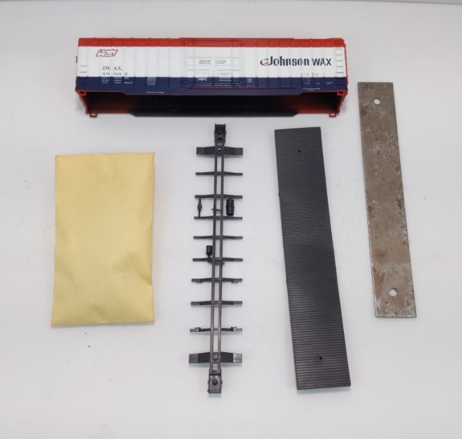 Athearn 5282 HO Scale Johnson's Wax 50 Ft. Plug Door Box Car Kit