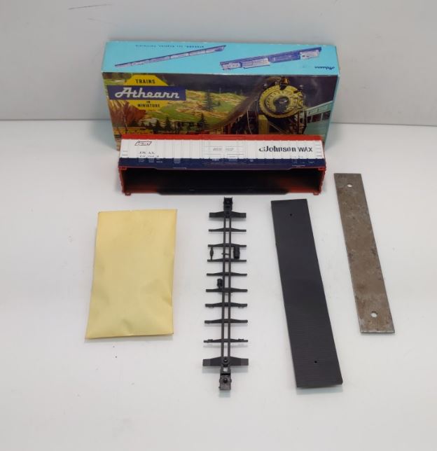 Athearn 5282 HO Scale Johnson's Wax 50 Ft. Plug Door Box Car Kit