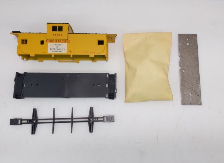 Athearn 5368 Union Pacific Wide Vision Caboose Kit #27159