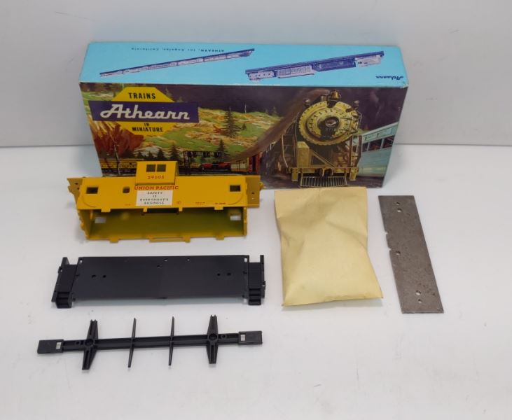 Athearn 5368 Union Pacific Wide Vision Caboose Kit #27159