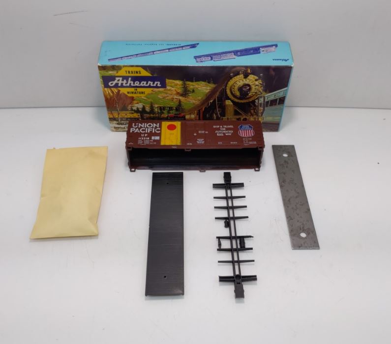 Athearn 2096 HO Union Pacific 40' Grain Loading Box Car #113218