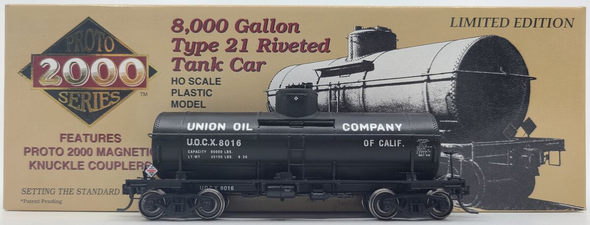 Proto 2000 8016 Union Oil Company 8,000 Gallon Type 21 Riveted Tank Car LN/Box