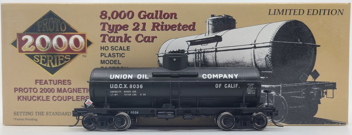 Proto 2000 8036 HO Scale Union Oil Company 8,000 Gallon Type 21 Riveted Tank Car LN/Box