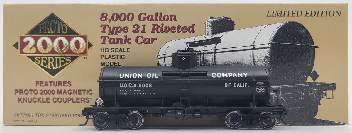 Proto 2000 8008 HO Scale Union Oil Company 8,000 Gallon Type 21 Riveted Tank Car LN/Box