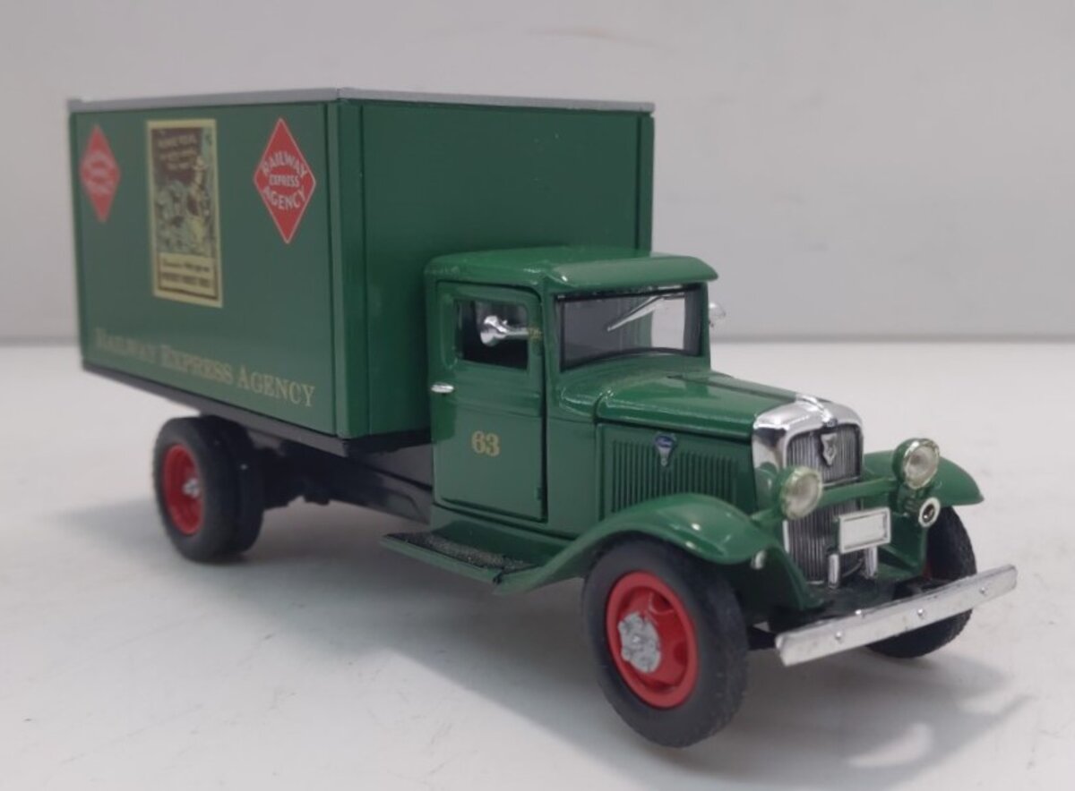 Santanas Miniatures Railway Express Agency 1934 Ford Model BB-157 Box Van LN/Box