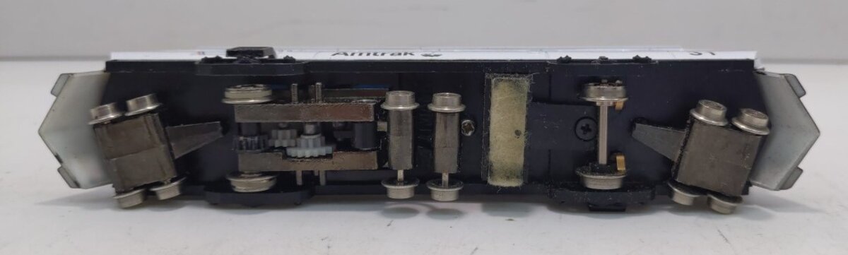 Bachmann 41-625-05 HO Amtrak Plasser EM80C Track Cleaning Diesel Loco #31
