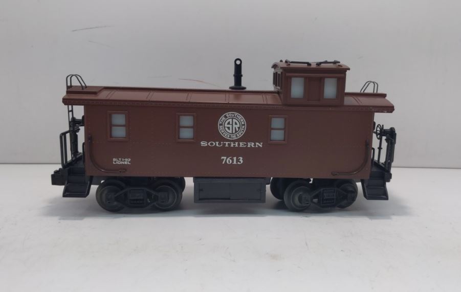 Lionel 6-17613 O Gauge Southern Steelside Caboose w/ Smoke #7613 LN/Box