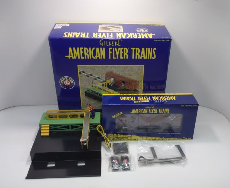 American Flyer 6-49824 S Gauge Loading Platform and Boxcar LN/Box