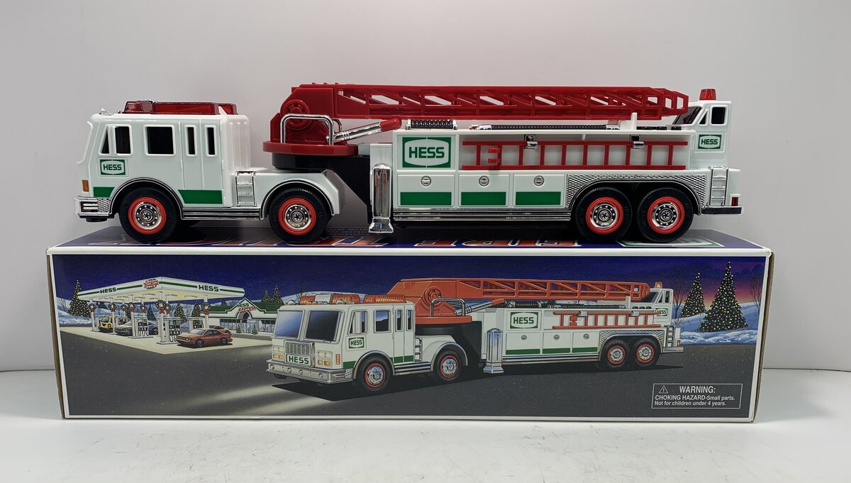 Hess 2000 Die Cast Fire Truck w/Heavy Duty Extension Ladder NIB