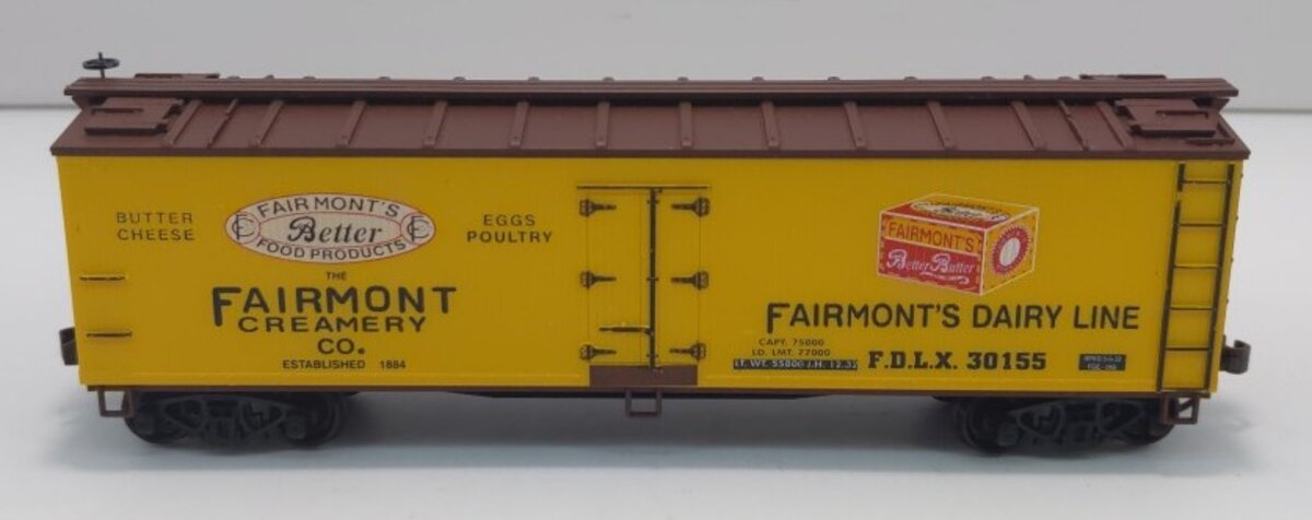 Branchline Trains 13713 HO Scale Fairmont Creamery 40' Wood Reefer Kit