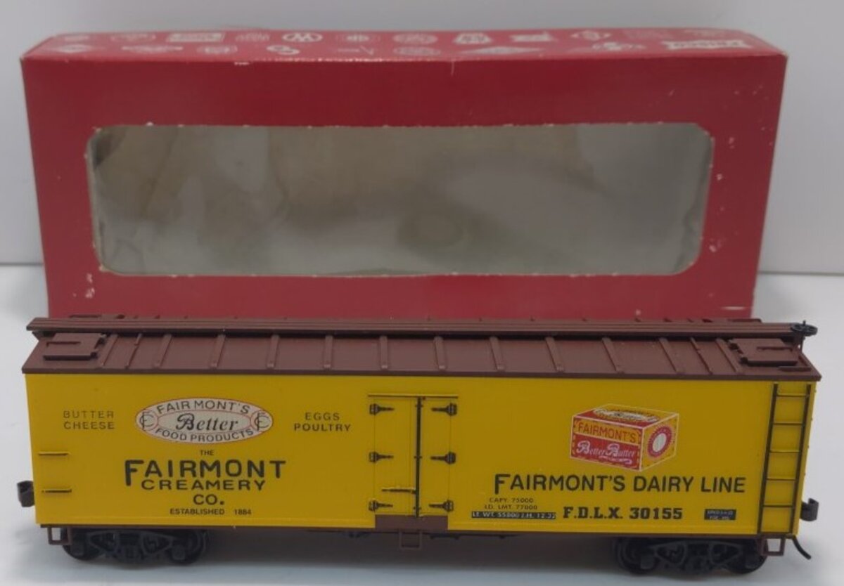 Branchline Trains 13713 HO Scale Fairmont Creamery 40' Wood Reefer Kit